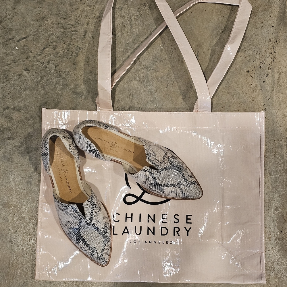 Matcha d'Orsay Flat (Women) CHINESE LAUNDRY snake shoes comes with bag